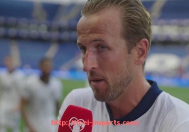 JN江南体育-英超球队球员人数限制政策与战术布阵的影响