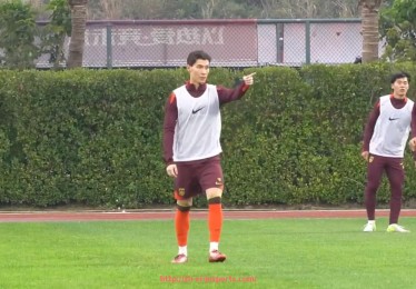 JN江南体育-意甲球队衣颜色：意甲各球队的传统球衣颜色与设计特色